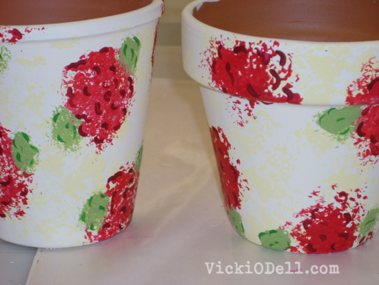 How to paint geraniums on a clay pot