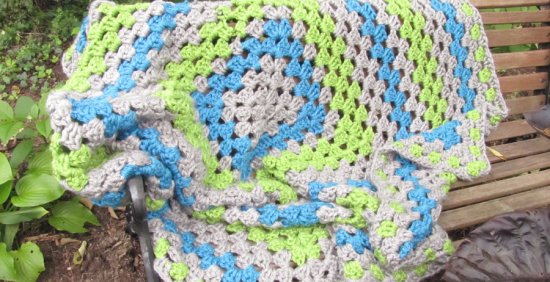 Chunky Granny Square Blanket - Free Crochet Pattern