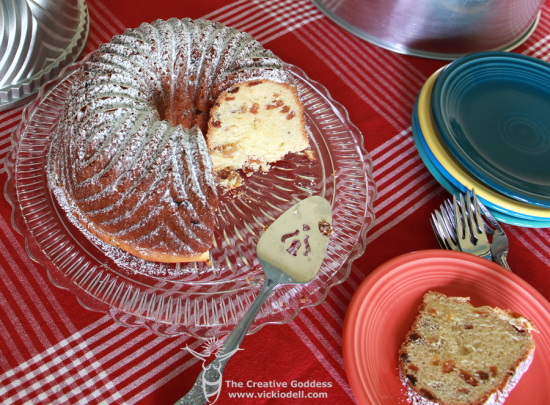 kugelhopf, vintage cake plate and cover, fiesta ware